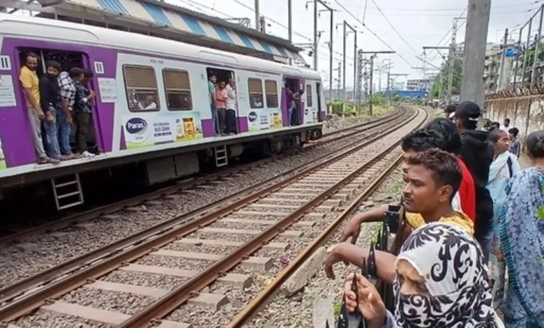 mumbai-local-train-accident