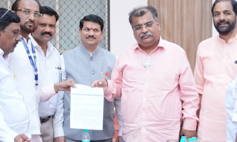 abuss meet to bjp presedent